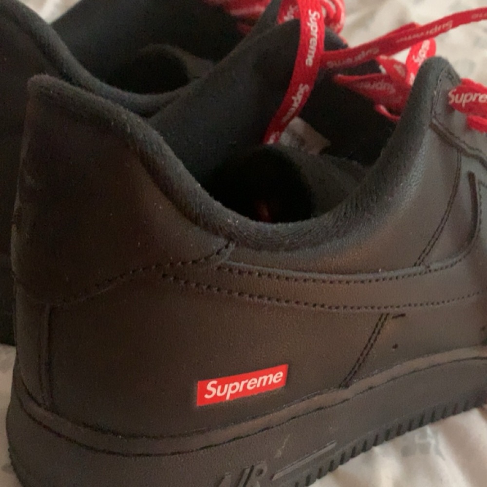 Mens Size 10 Black Supreme Air Force 1’s